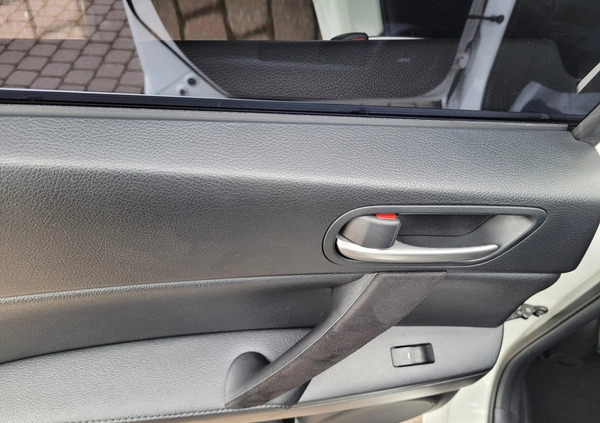 Mazda 3 cena 24900 przebieg: 184000, rok produkcji 2009 z Gniezno małe 277